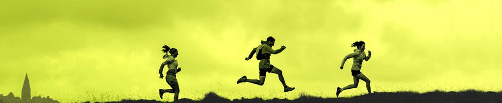 سه نفر در حال دویدن