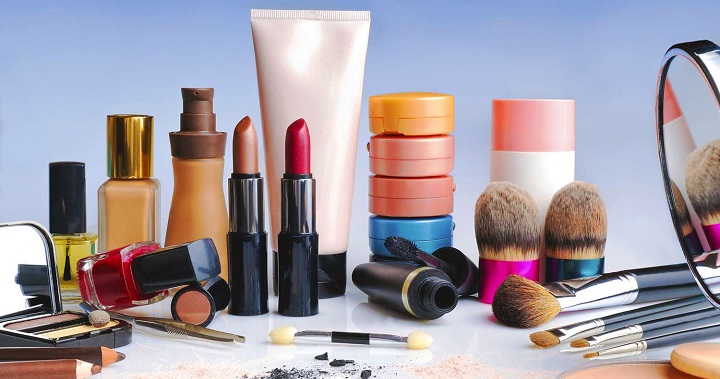 خانه تکانی لوازم آرایش