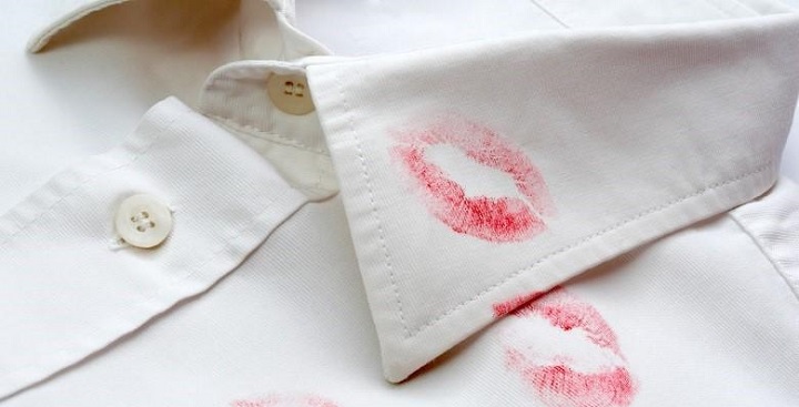 پاک کردن لک رژ