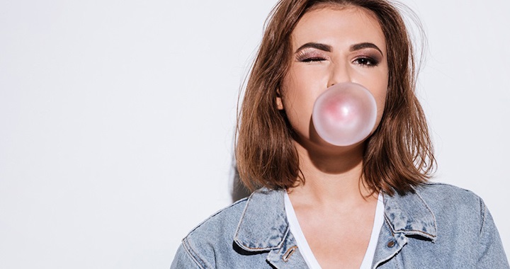 جدا کردن آدامس از مو و لباس