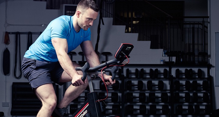 ورزش با دوچرخه ثابت