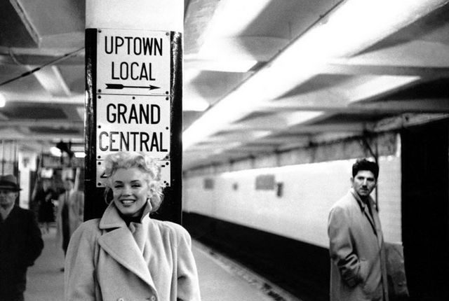 Marilyn-Monroe-in-the-NYC-Subway-Vintage-Photo-Grand-Central-Terminal-2